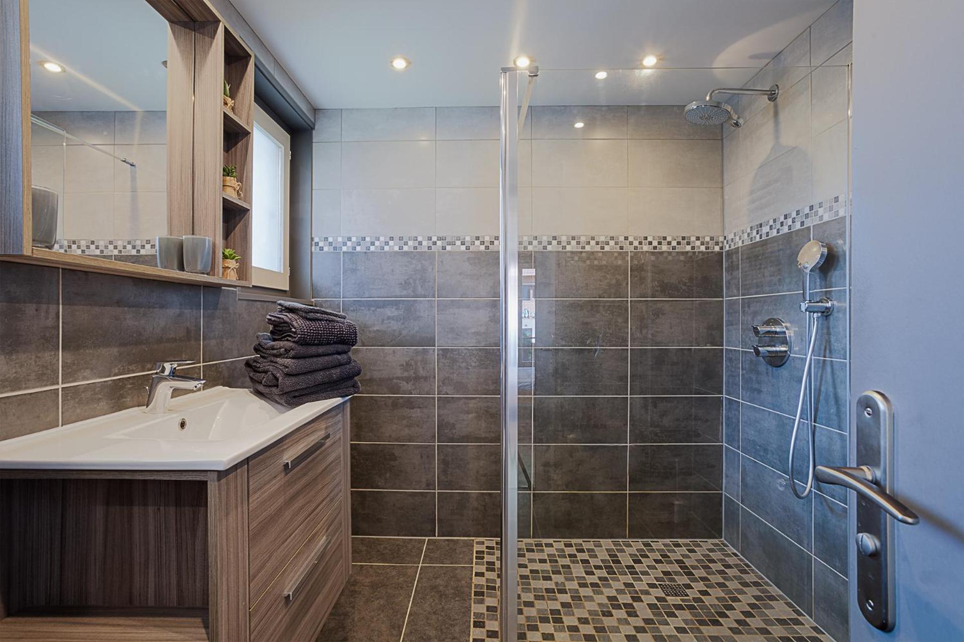 Chalet Les 4 Saisons - Ski, Parking Et Jardin La Chapelle-d'Abondance Luaran gambar