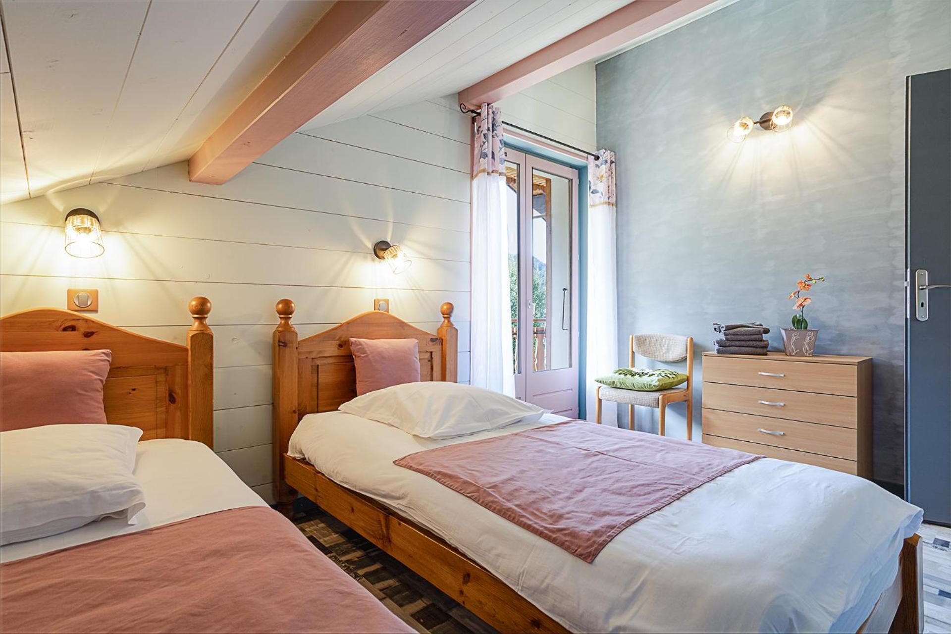 Chalet Les 4 Saisons - Ski, Parking Et Jardin La Chapelle-d'Abondance Luaran gambar