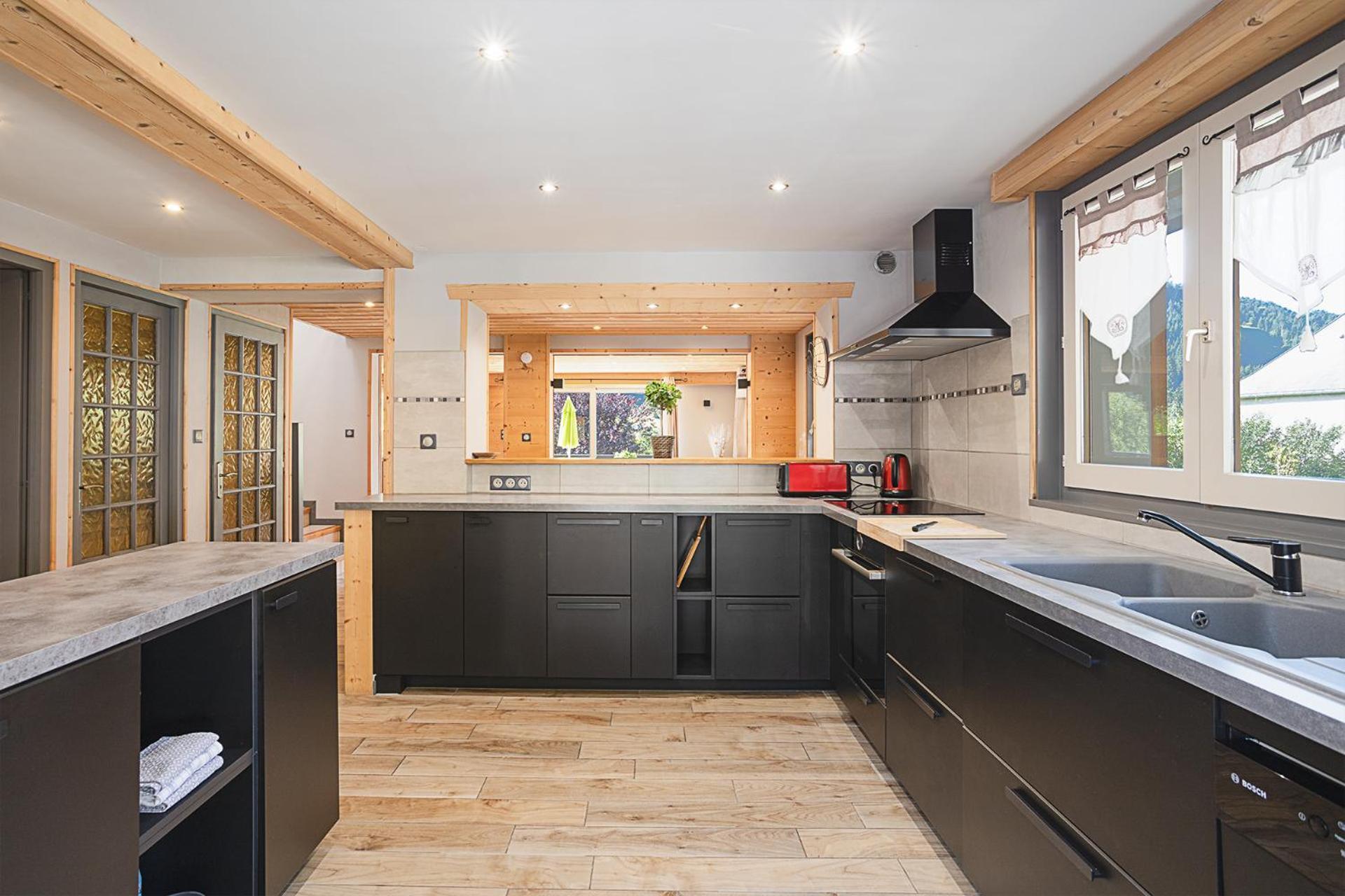 Chalet Les 4 Saisons - Ski, Parking Et Jardin La Chapelle-d'Abondance Luaran gambar